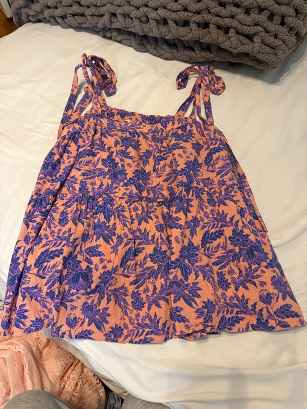 Tie-Shoulder Floral Tank Top in Peach and Purple